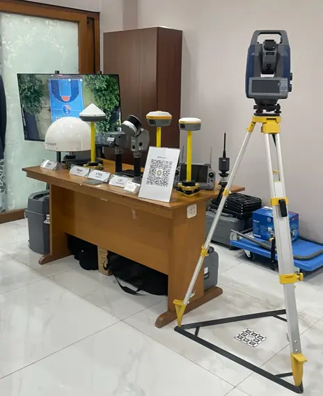 Alat Survey Hi-Target